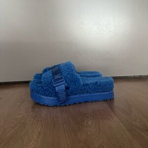 UGG Fluffita Platform Slide Sandals – Blue, Size 10